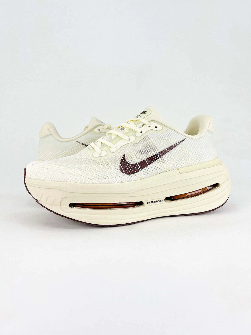 Nike Vomero Premium
Coconut Beige