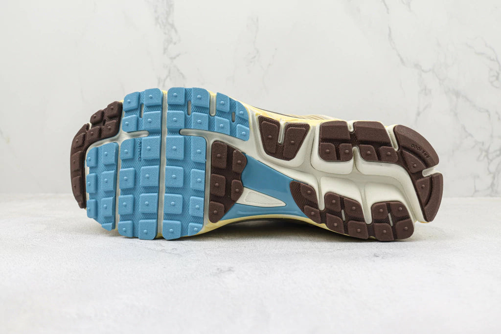 Nike Zoom Vomero 5 Oatmeal