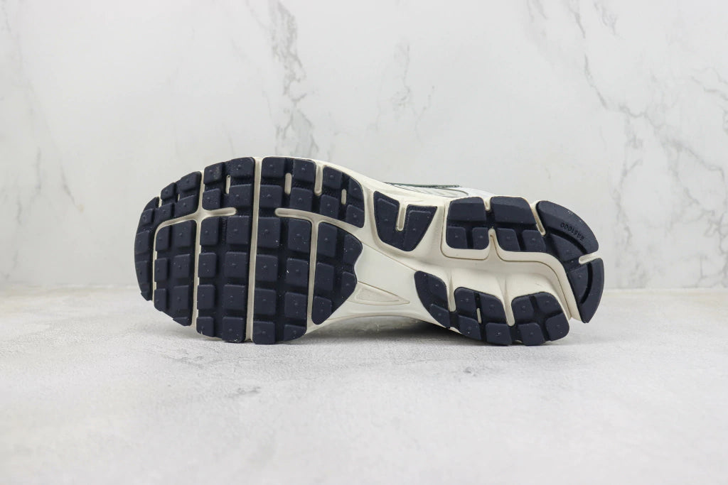 Nike Zoom Vomero 5 Photon Dust Metallic Silver