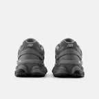 New Balance 9060 Team
Away Grey